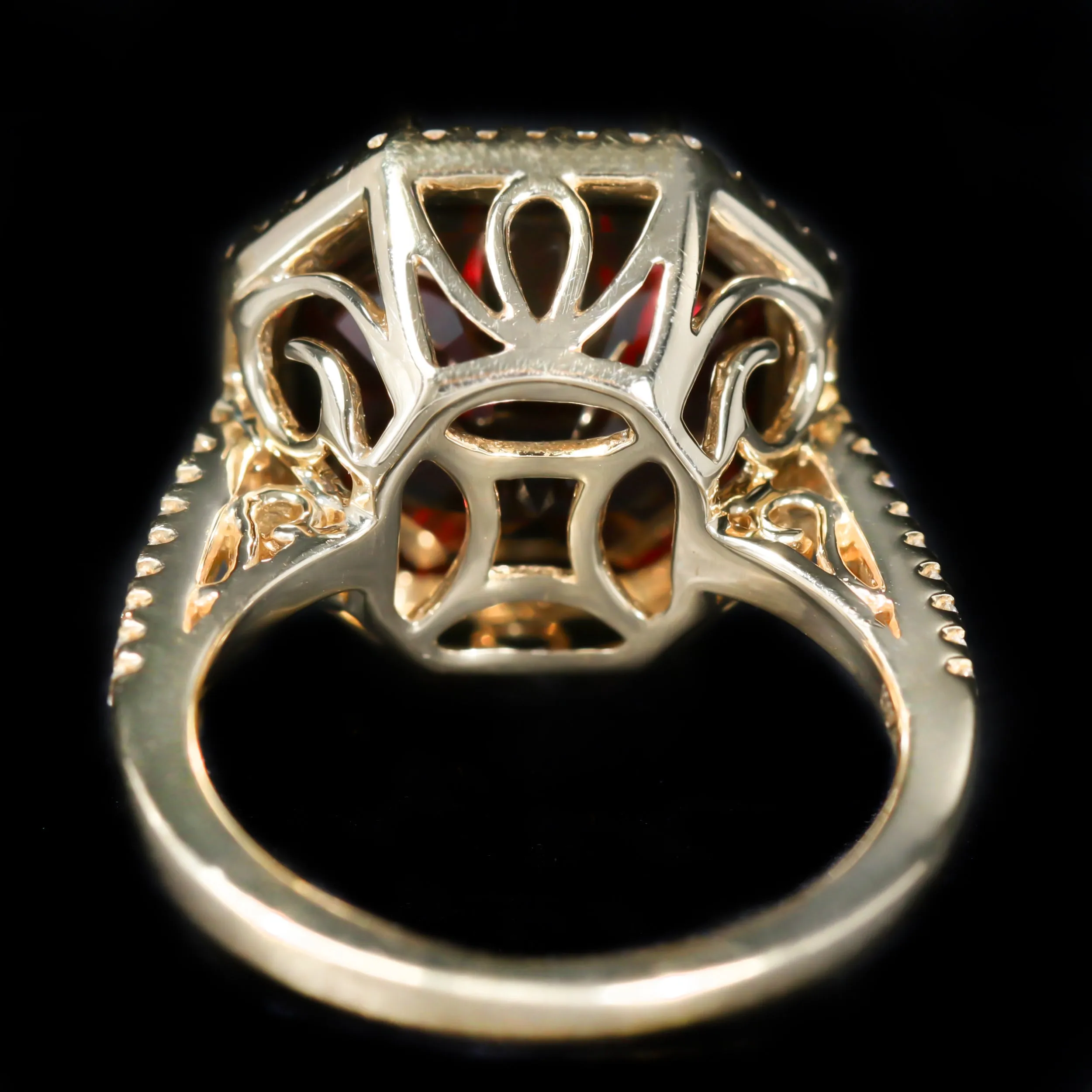 14K Yellow Gold 13.00 Carat Garnet and Diamond Ring