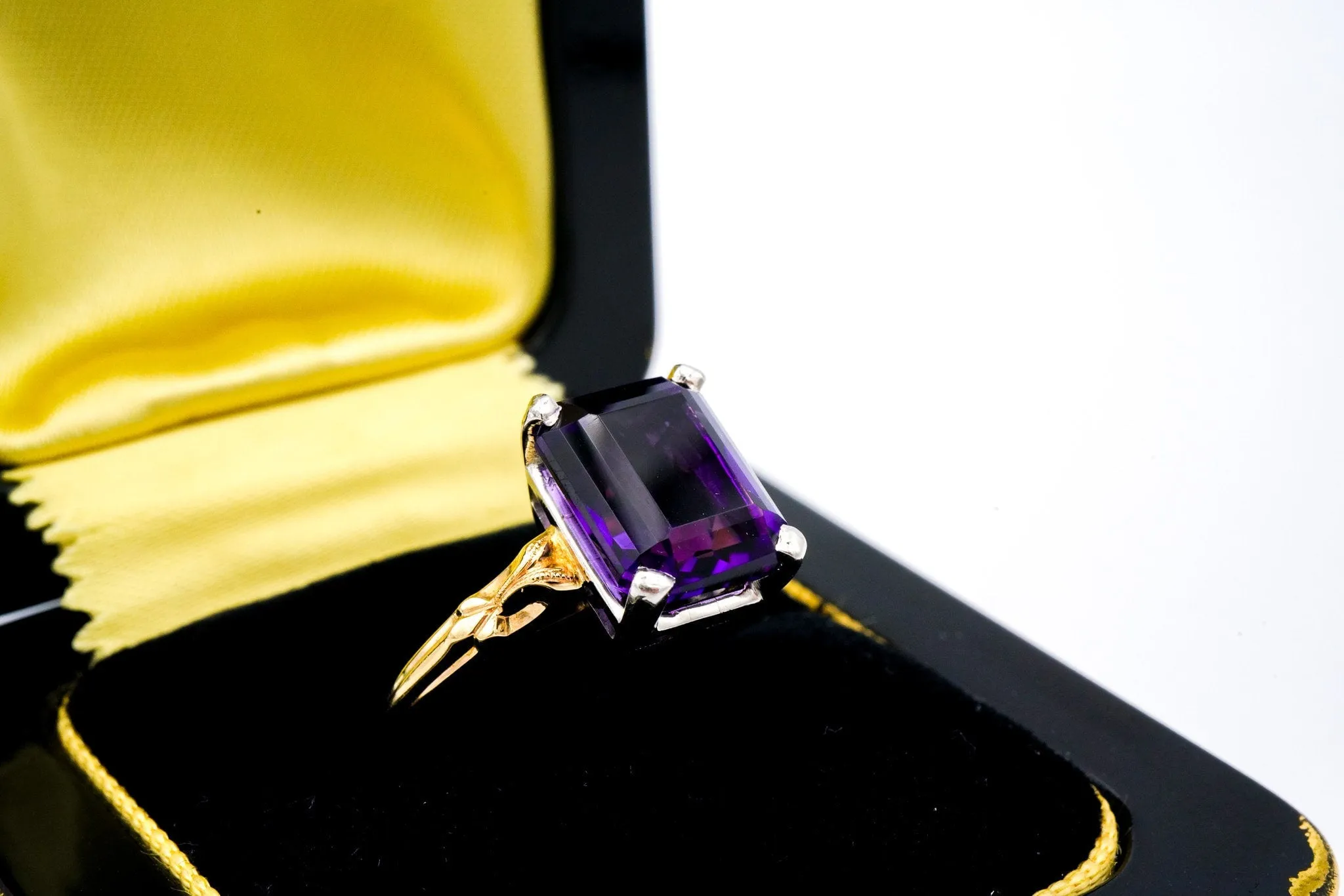 18K Yellow & 14K White Gold and Amethyst Cocktail Ring - Size 6 3/4