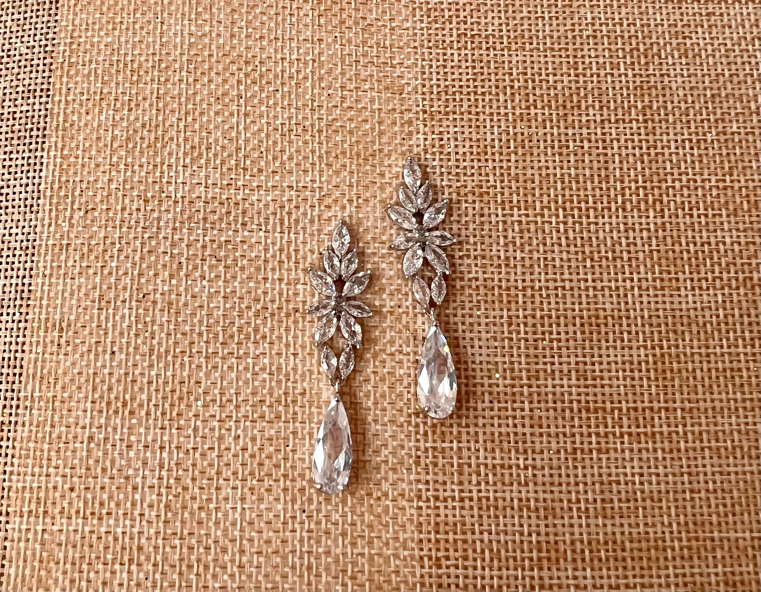 Bridal Earrings, Quinceanera Earring Dangle Classy Zirconia Earring for Bride