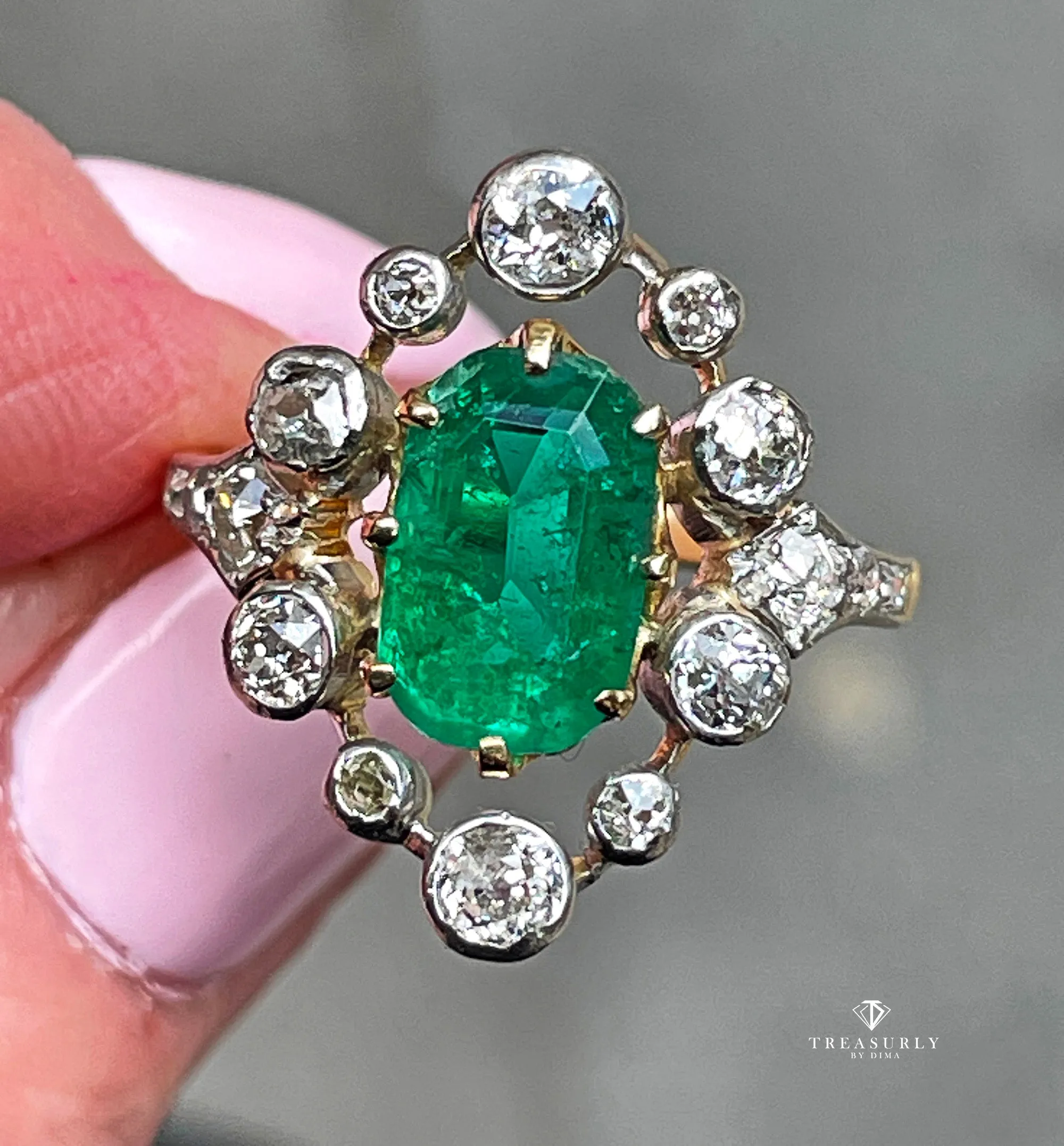 Fine Edwardian 3.28ctw GIA COLOMBIA Green Emerald and OLD European Cut Diamond 18K Platinum Ring