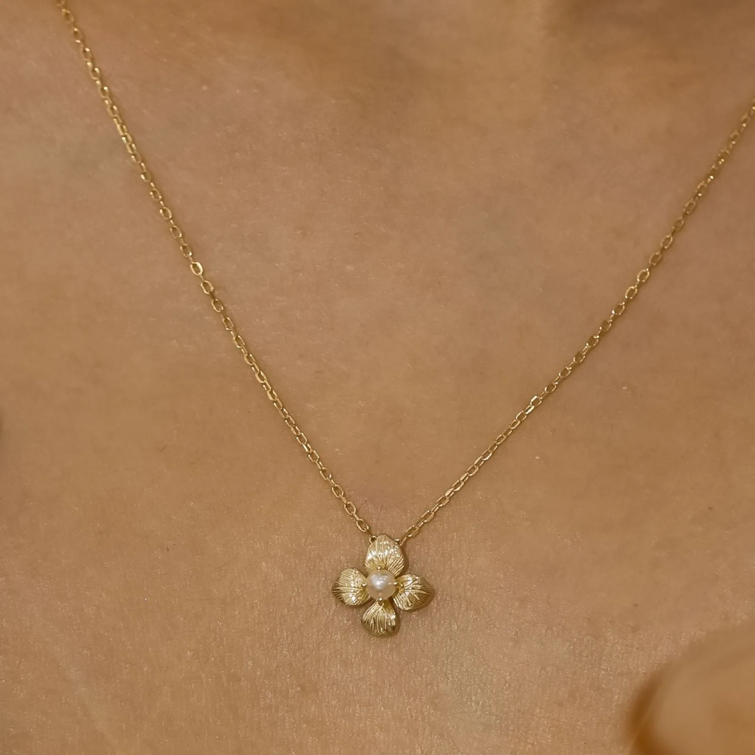 Gossamer Petal Pearl Necklace (Yellow Gold)