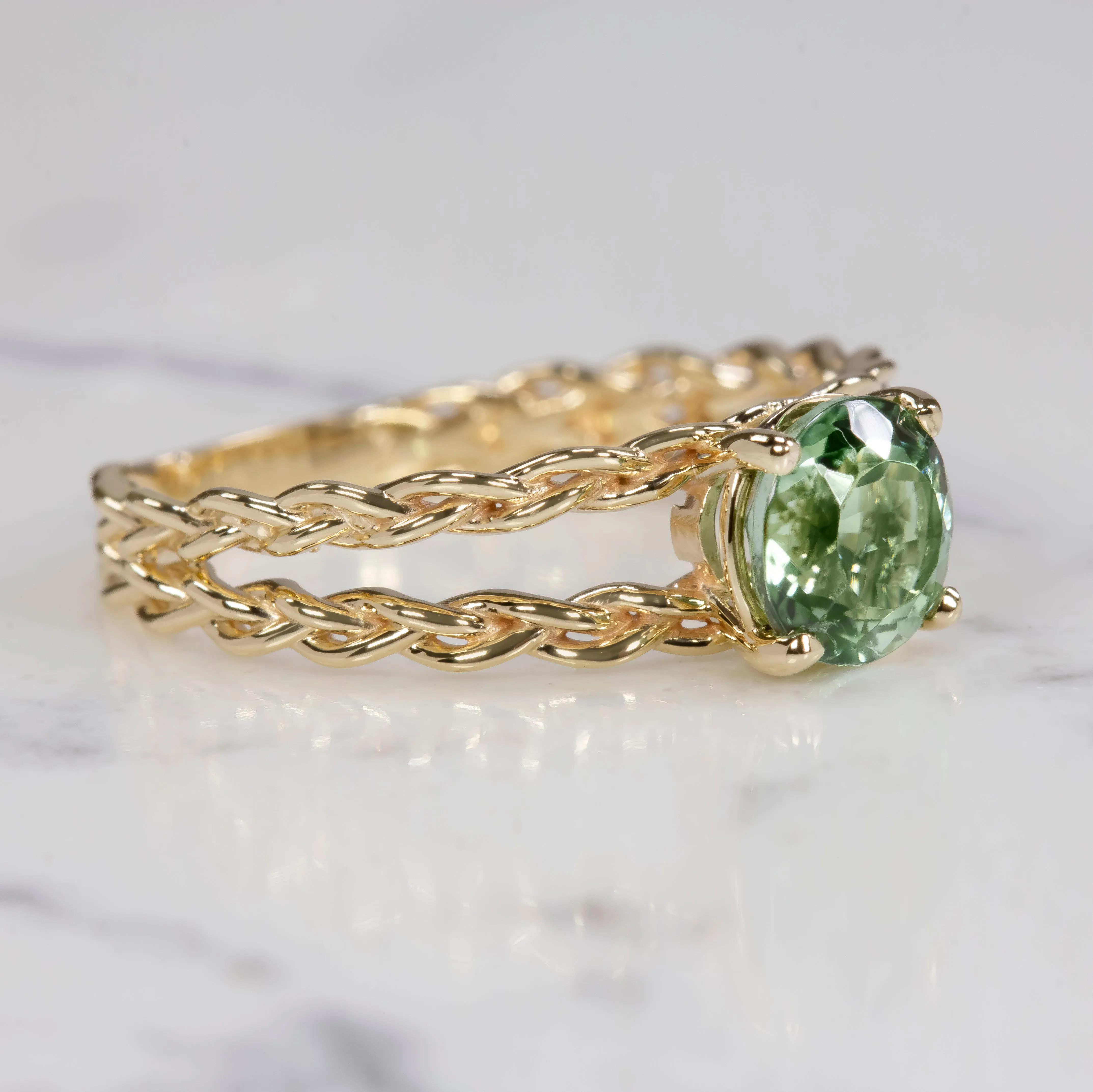 GREEN TOURMALINE 14K YELLOW GOLD RING EXCELLENT CUT BRAID SPLIT SHANK COCKTAIL