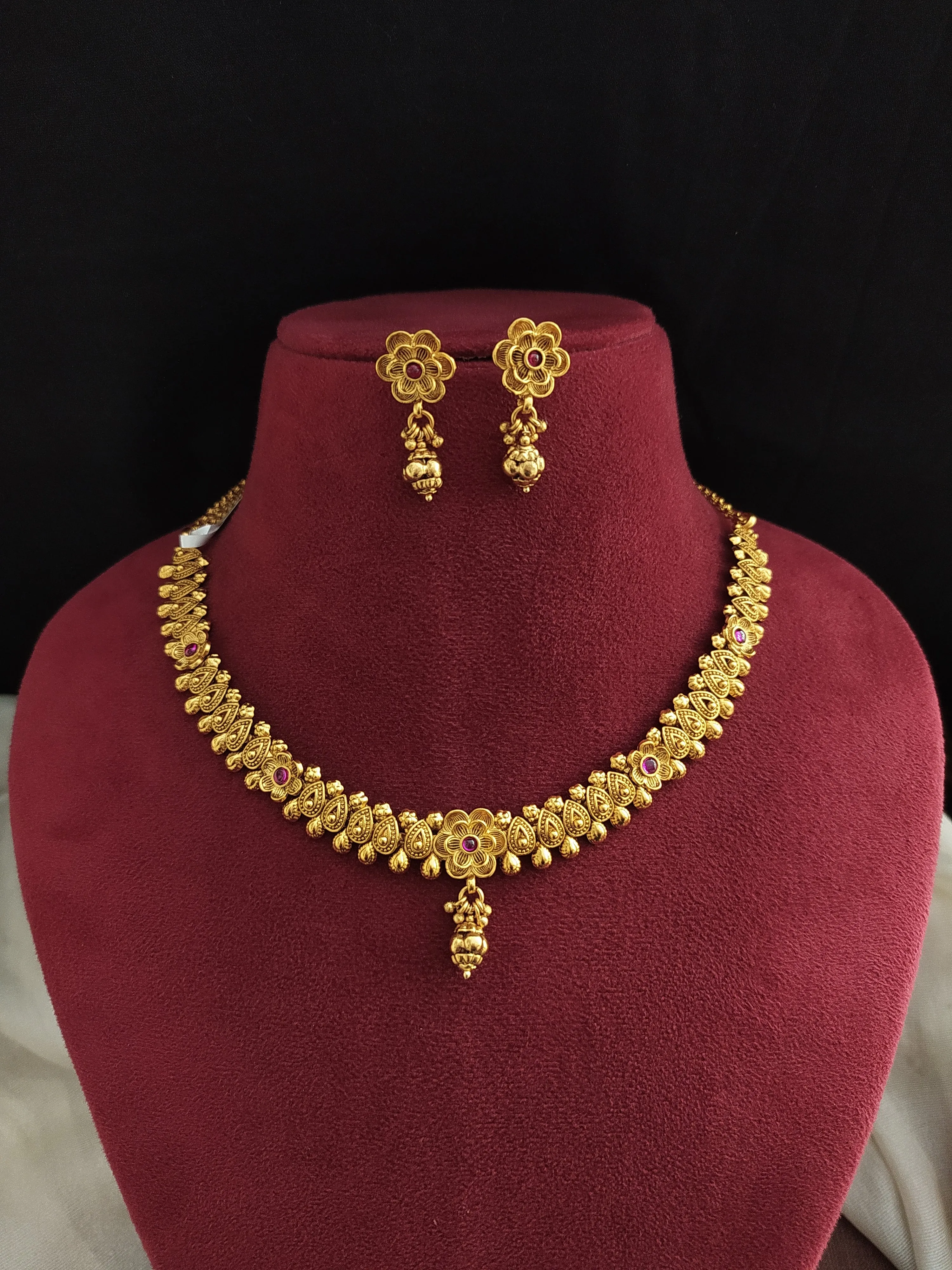 Simple & Elegant Design Antique Nagas Necklace Set